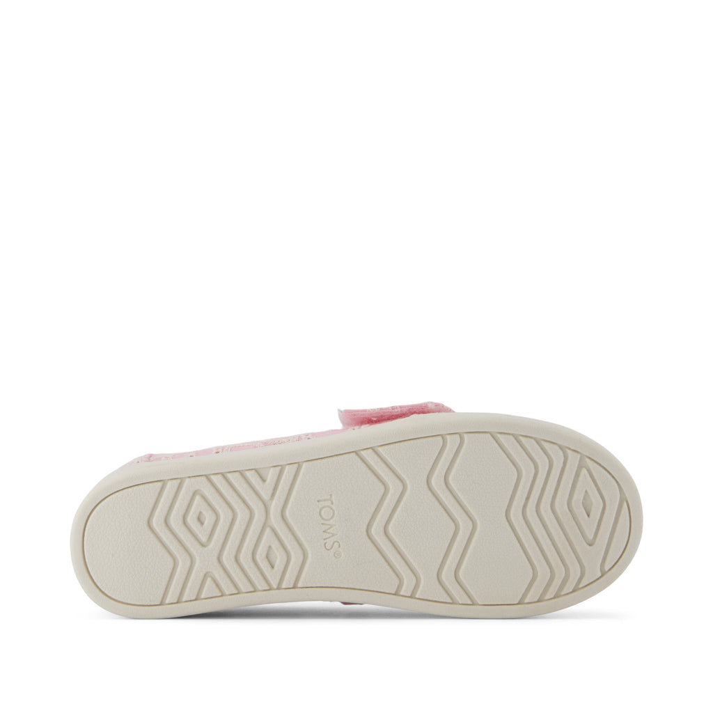 Alpargata Classic Kids Shoe - Barely Pink Hearts Eyelet Lace Bottom Sole View