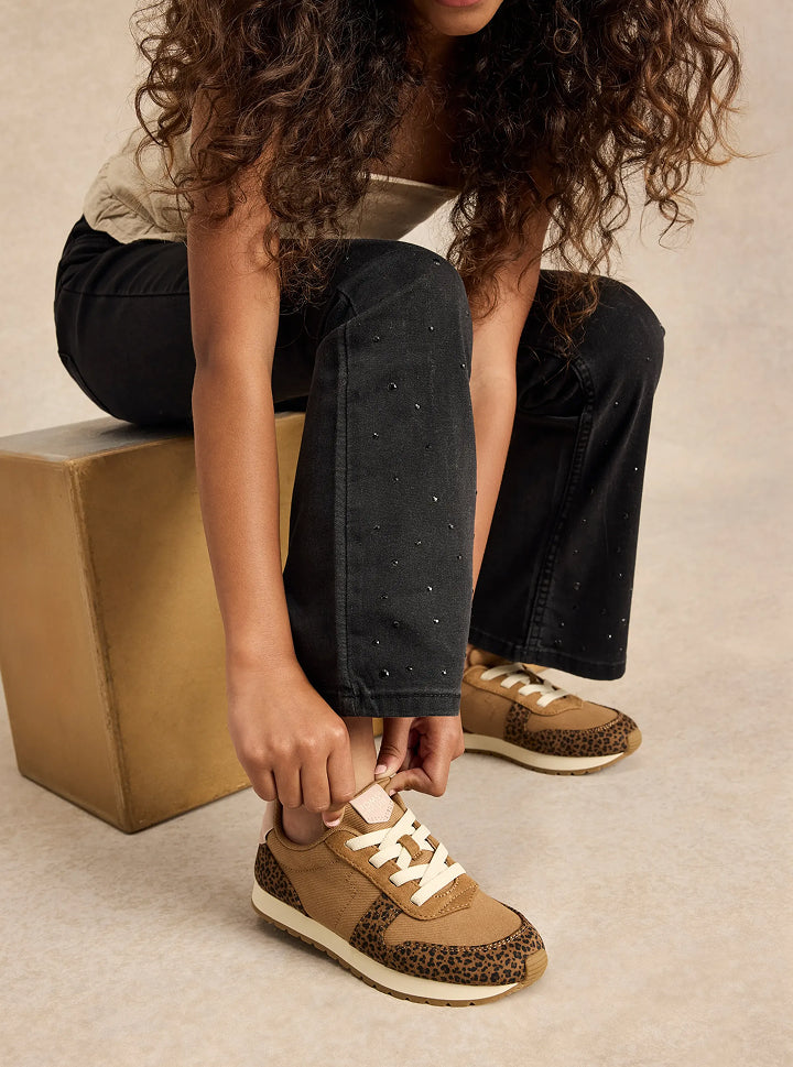TRVL Lite Retro in  Toffee Micro Leopard / Vintage Twill on foot