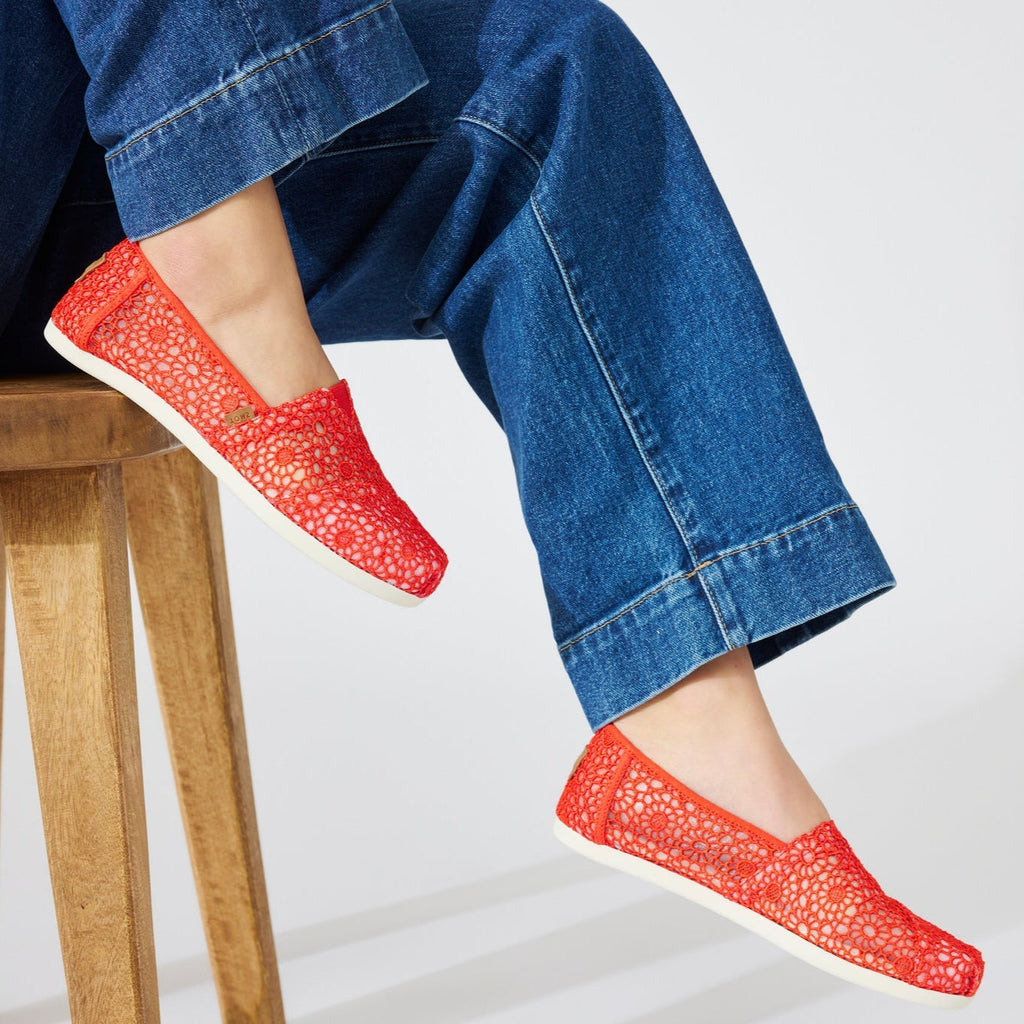 On figure image of the Flame Moroccan Crochet Alpargata